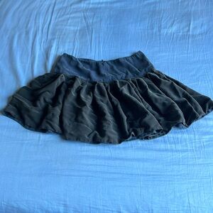 Women’s size 4 Theory mini skirt black/blue